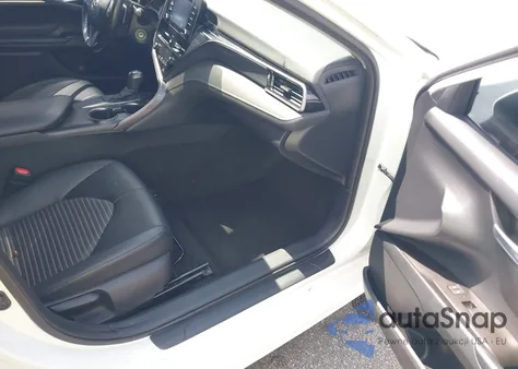 2021 Toyota Camry Se z USA, uszkodzony, nr VIN 4T1G11AK8MU467145